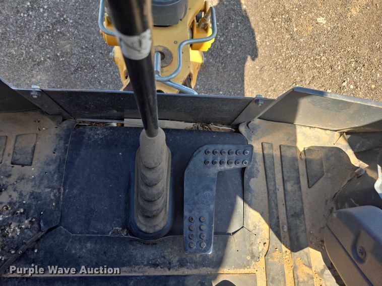 image for item FB9439 2017 John Deere 310SL backhoe