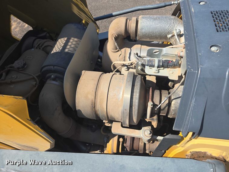 image for item FB9439 2017 John Deere 310SL backhoe