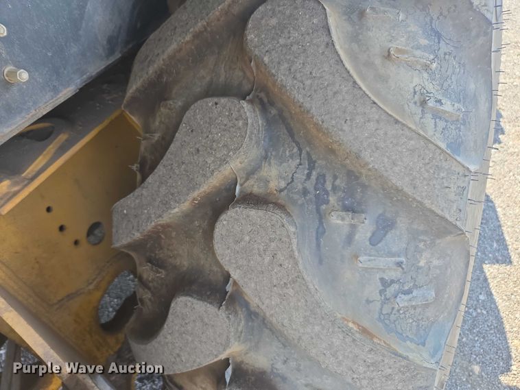 image for item FB9439 2017 John Deere 310SL backhoe