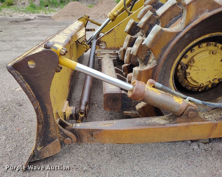 image for item IP9632 1993 Caterpillar 815 B soil compactor