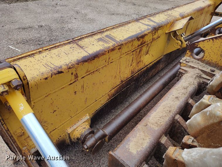 image for item IP9632 1993 Caterpillar 815 B soil compactor