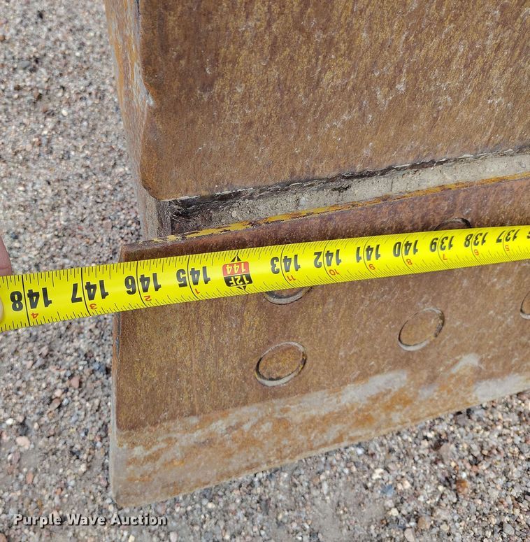 image for item IP9632 1993 Caterpillar 815 B soil compactor