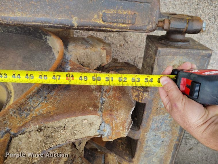 image for item IP9632 1993 Caterpillar 815 B soil compactor