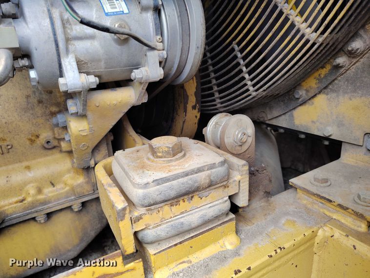 image for item IP9632 1993 Caterpillar 815 B soil compactor