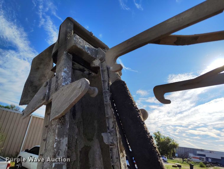 image for item IP9634 2004 Sterling L-Line volumetric concrete mixer truck