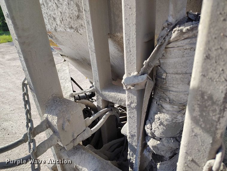 image for item IP9634 2004 Sterling L-Line volumetric concrete mixer truck