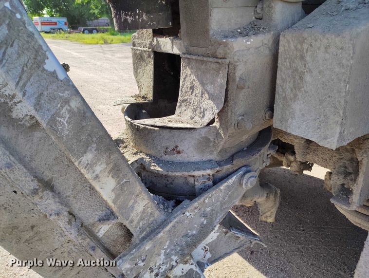 image for item IP9634 2004 Sterling L-Line volumetric concrete mixer truck