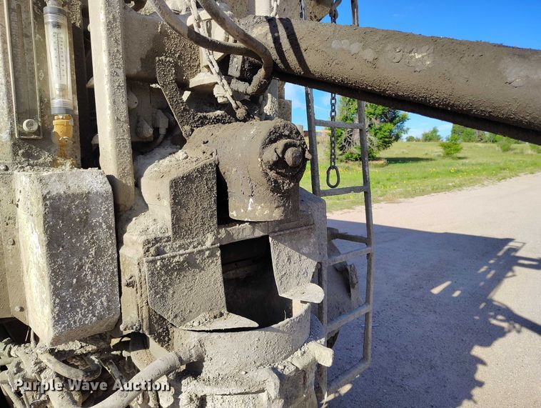 image for item IP9634 2004 Sterling L-Line volumetric concrete mixer truck