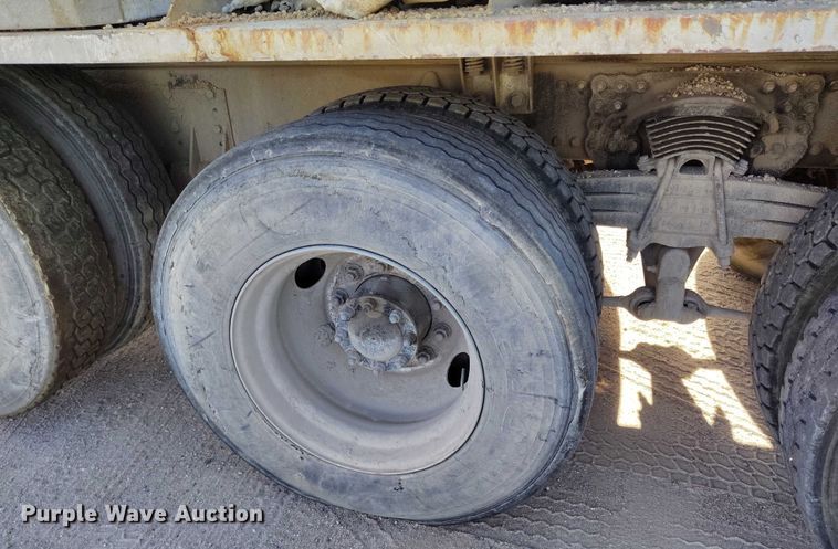 image for item IP9634 2004 Sterling L-Line volumetric concrete mixer truck