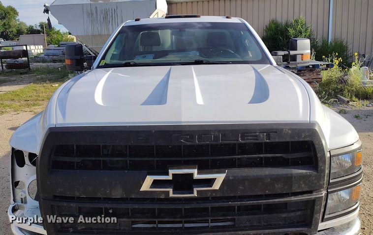 image for item IP9635 2019 Chevrolet Silverado 5500HD truck cab and chassis