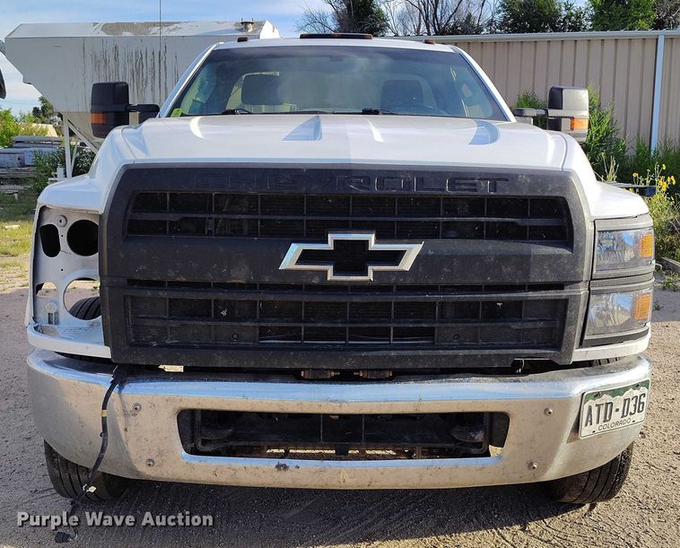 image for item IP9635 2019 Chevrolet Silverado 5500HD truck cab and chassis