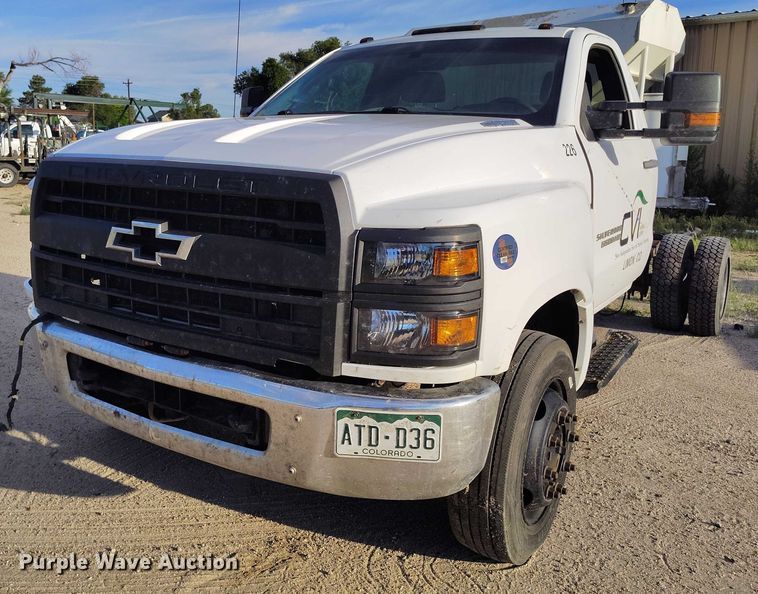 image for item IP9635 2019 Chevrolet Silverado 5500HD truck cab and chassis