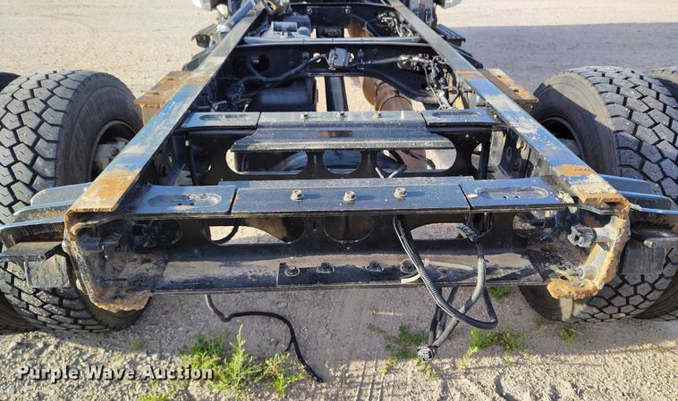 image for item IP9635 2019 Chevrolet Silverado 5500HD truck cab and chassis