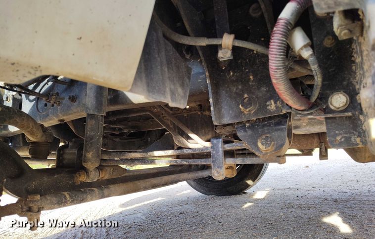 image for item IP9635 2019 Chevrolet Silverado 5500HD truck cab and chassis