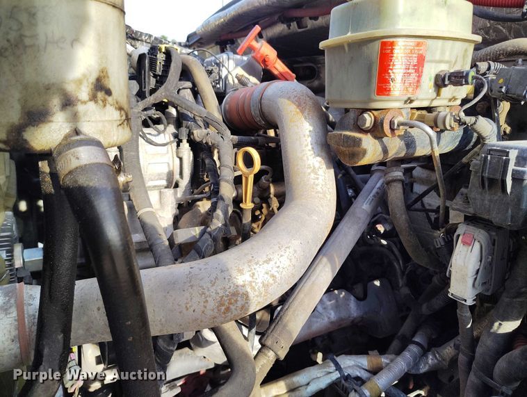 image for item IP9635 2019 Chevrolet Silverado 5500HD truck cab and chassis