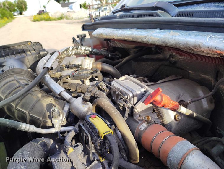 image for item IP9635 2019 Chevrolet Silverado 5500HD truck cab and chassis