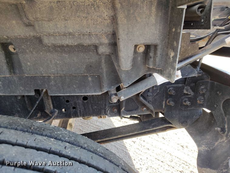 image for item IP9635 2019 Chevrolet Silverado 5500HD truck cab and chassis