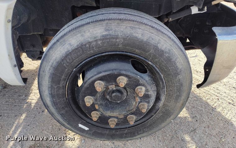 image for item IP9635 2019 Chevrolet Silverado 5500HD truck cab and chassis