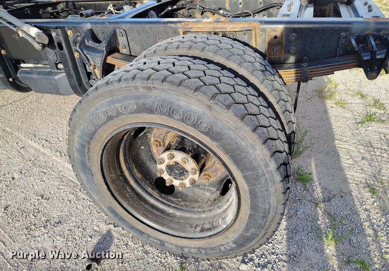 image for item IP9635 2019 Chevrolet Silverado 5500HD truck cab and chassis