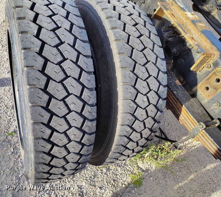 image for item IP9635 2019 Chevrolet Silverado 5500HD truck cab and chassis