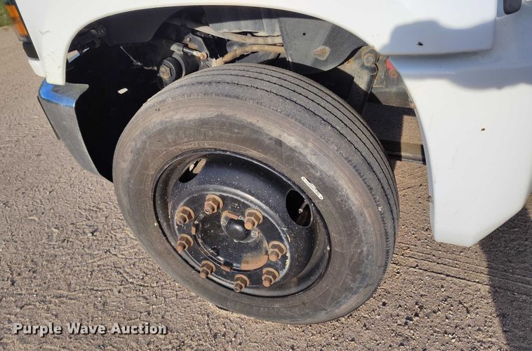 image for item IP9635 2019 Chevrolet Silverado 5500HD truck cab and chassis