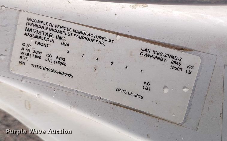 image for item IP9635 2019 Chevrolet Silverado 5500HD truck cab and chassis