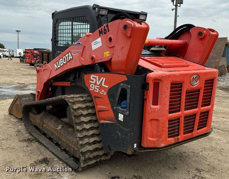 image for item MZ9407 2018 Kubota SVL95-2S tracked skid steer loader