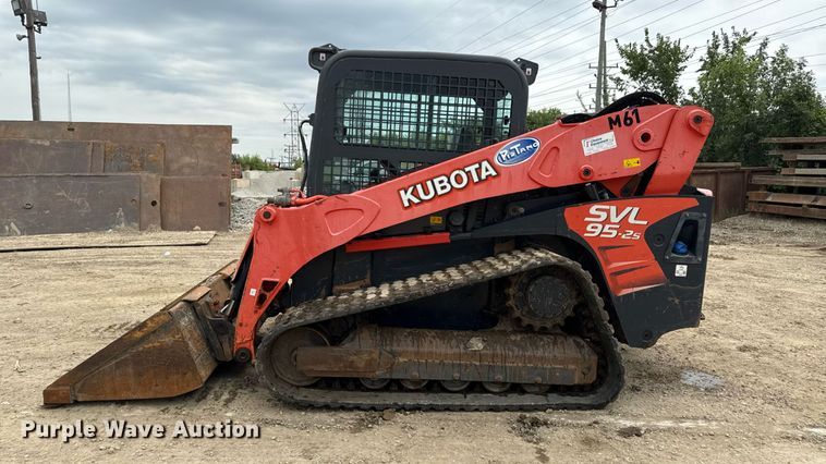 image for item MZ9407 2018 Kubota SVL95-2S tracked skid steer loader