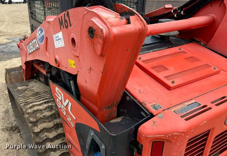 image for item MZ9407 2018 Kubota SVL95-2S tracked skid steer loader