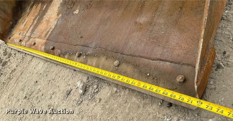 image for item MZ9407 2018 Kubota SVL95-2S tracked skid steer loader