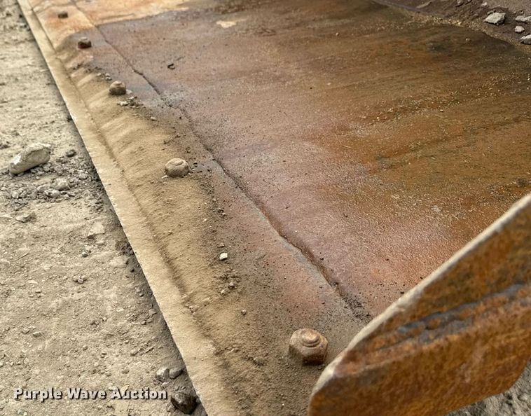 image for item MZ9407 2018 Kubota SVL95-2S tracked skid steer loader