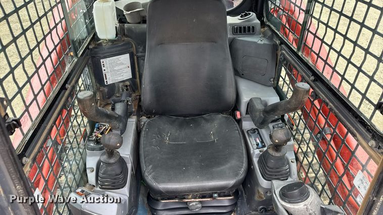 image for item MZ9407 2018 Kubota SVL95-2S tracked skid steer loader