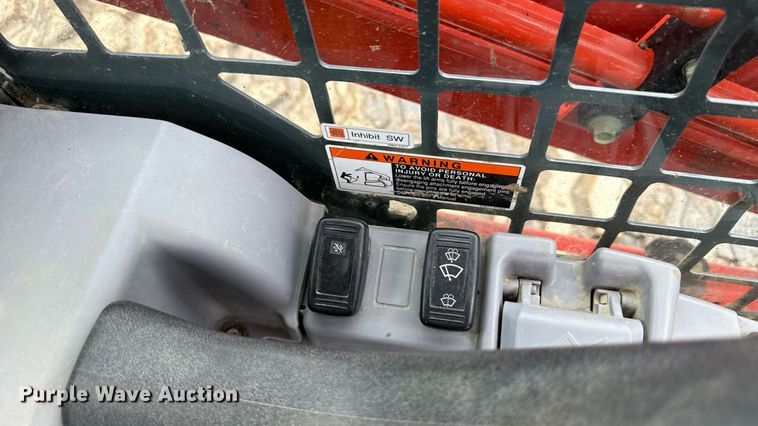 image for item MZ9407 2018 Kubota SVL95-2S tracked skid steer loader