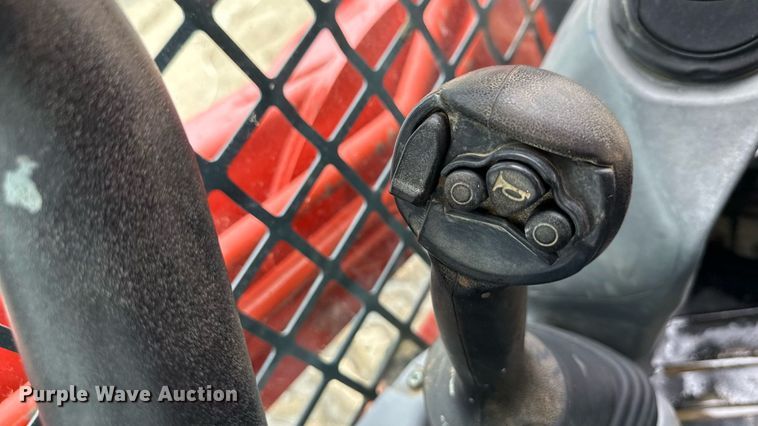 image for item MZ9407 2018 Kubota SVL95-2S tracked skid steer loader