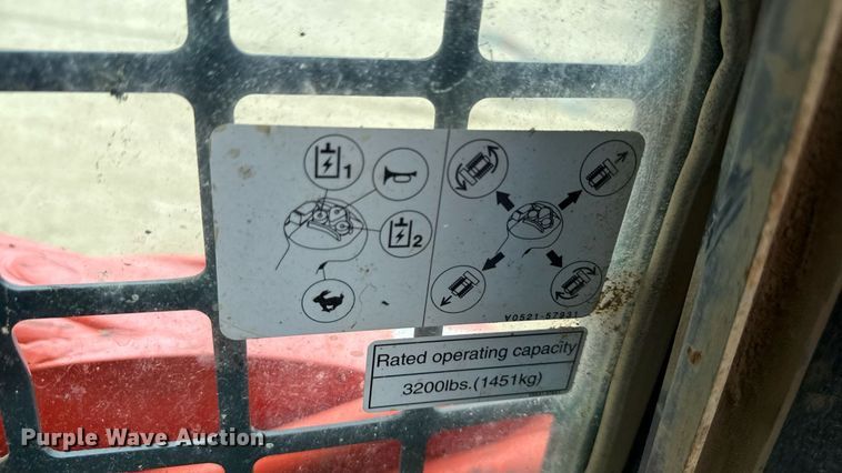 image for item MZ9407 2018 Kubota SVL95-2S tracked skid steer loader