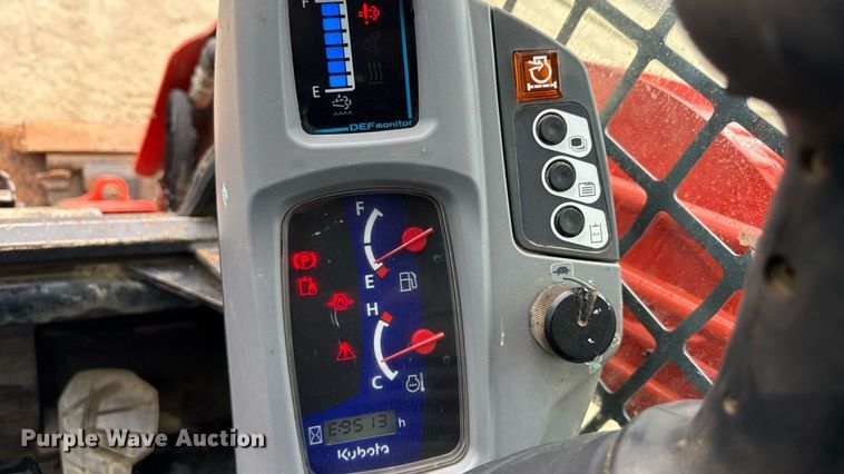 image for item MZ9407 2018 Kubota SVL95-2S tracked skid steer loader