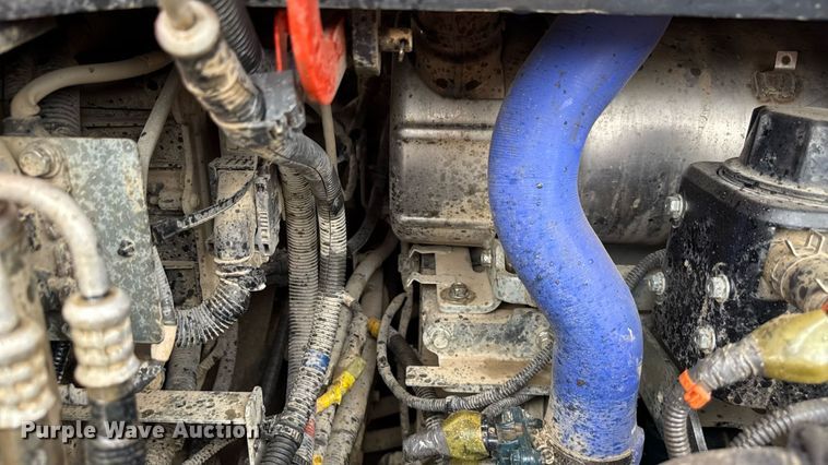 image for item MZ9407 2018 Kubota SVL95-2S tracked skid steer loader