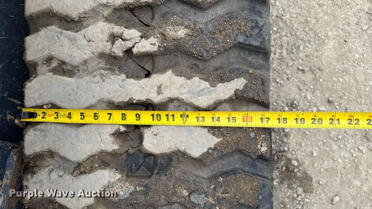 image for item MZ9407 2018 Kubota SVL95-2S tracked skid steer loader