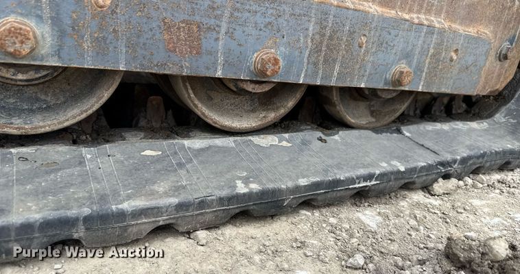 image for item MZ9407 2018 Kubota SVL95-2S tracked skid steer loader