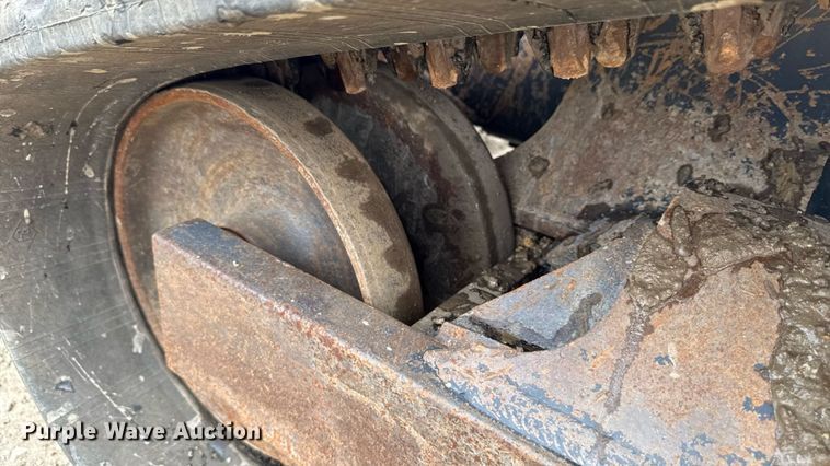 image for item MZ9407 2018 Kubota SVL95-2S tracked skid steer loader