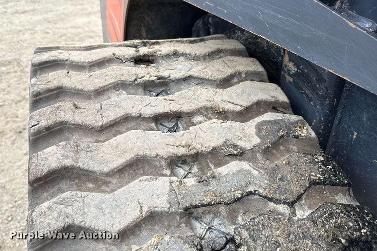 image for item MZ9407 2018 Kubota SVL95-2S tracked skid steer loader