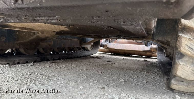 image for item MZ9407 2018 Kubota SVL95-2S tracked skid steer loader