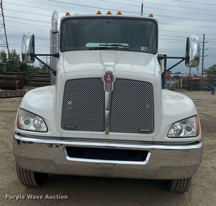 image for item MZ9409 2013 Kenworth T370 utility / service truck