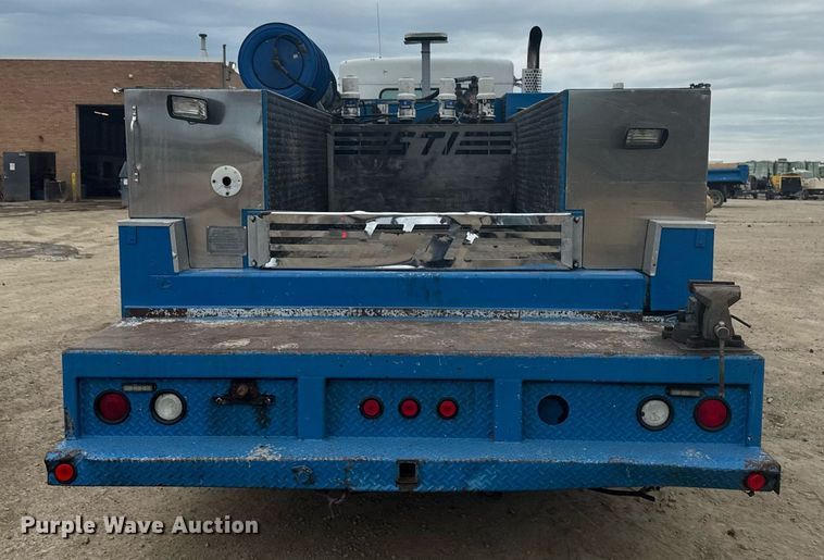 image for item MZ9409 2013 Kenworth T370 utility / service truck