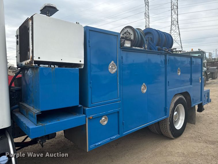 image for item MZ9409 2013 Kenworth T370 utility / service truck