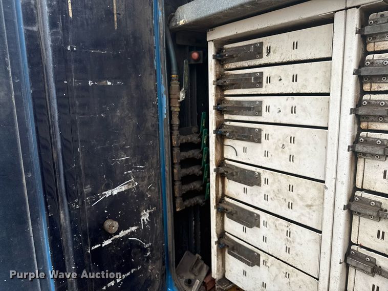 image for item MZ9409 2013 Kenworth T370 utility / service truck