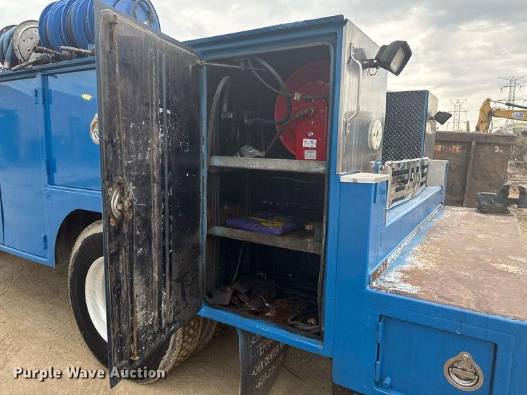 image for item MZ9409 2013 Kenworth T370 utility / service truck