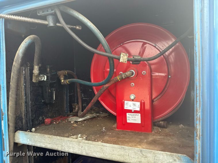 image for item MZ9409 2013 Kenworth T370 utility / service truck