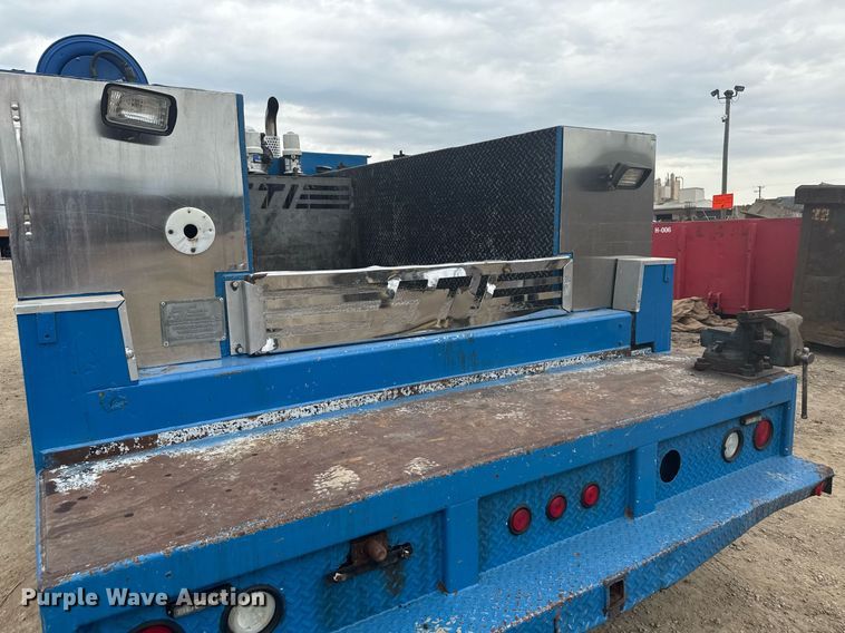 image for item MZ9409 2013 Kenworth T370 utility / service truck