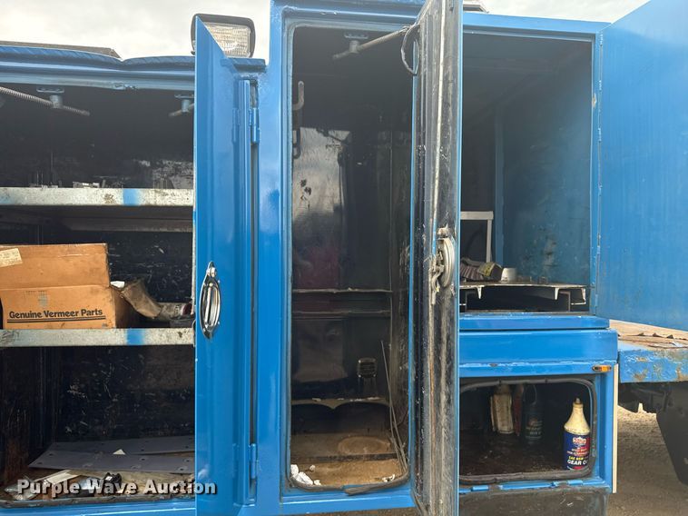 image for item MZ9409 2013 Kenworth T370 utility / service truck